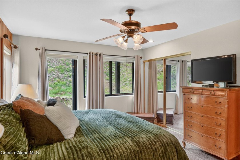 Luxury ski-in/ski-out Highland Village condo with a warm rustic - photo 21