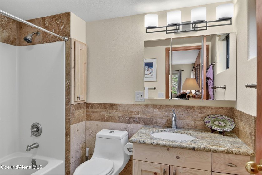 Luxury ski-in/ski-out Highland Village condo with a warm rustic - photo 22