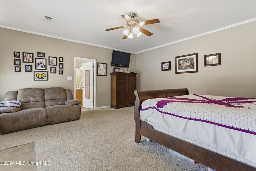 Enjoy the perfect blend of privacy and convenience with this - photo 23