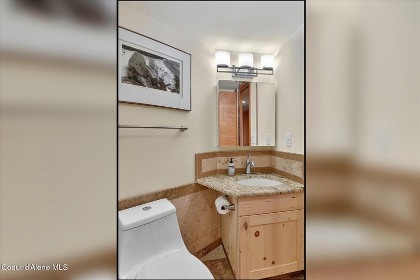 Luxury ski-in/ski-out Highland Village condo with a warm rustic - photo 28