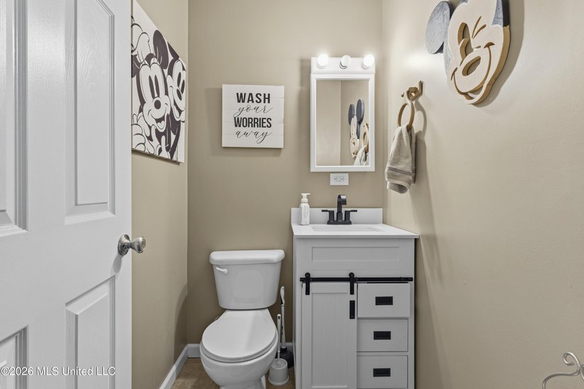 Enjoy the perfect blend of privacy and convenience with this - photo 29