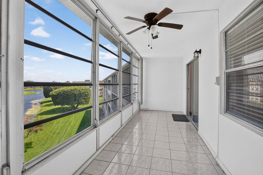 Welcome to this bright 2 bedroom, 1.5 bath condo on the top - photo 11