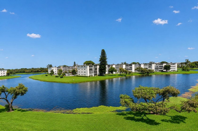 Welcome to this bright 2 bedroom, 1.5 bath condo on the top - photo 12