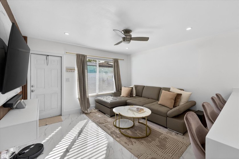 Well-maintained duplex in the heart of Oakland Park offering - photo 3