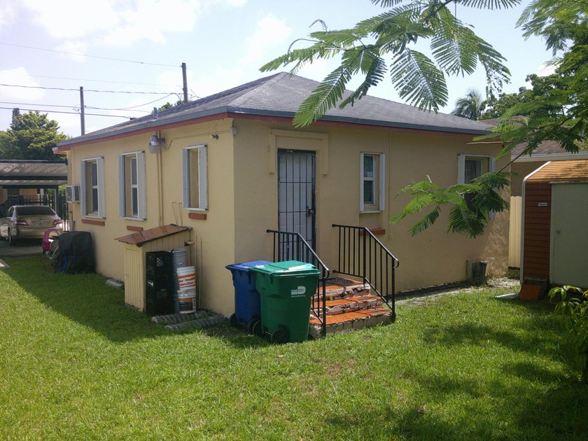 Welcome to Liberty City, 2-bedroom, 1-bathroom single-family - photo 3