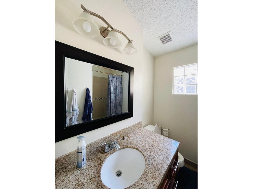 Beautiful and well-maintained home located in a desirable gated - photo 9