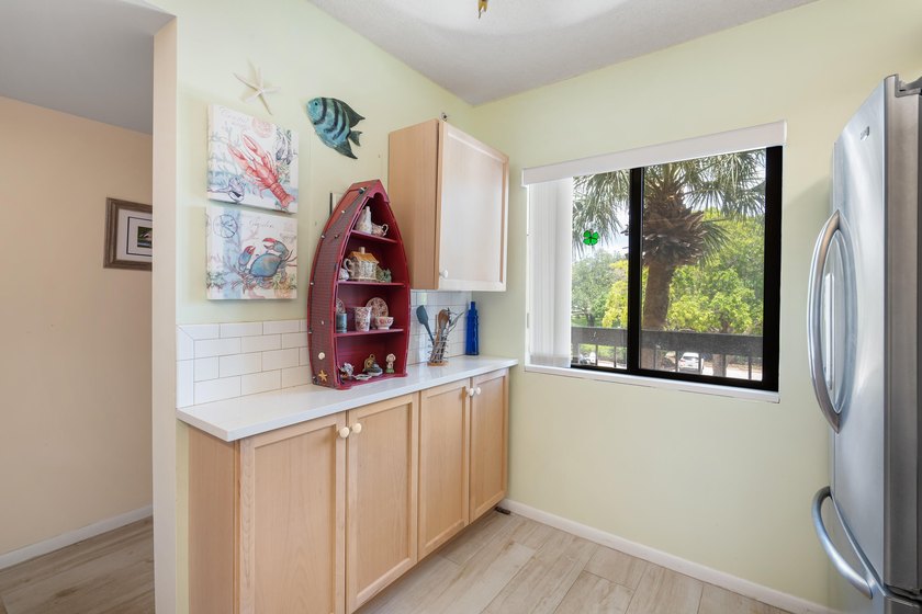 901 Seafarer Cir 306 - photo 5