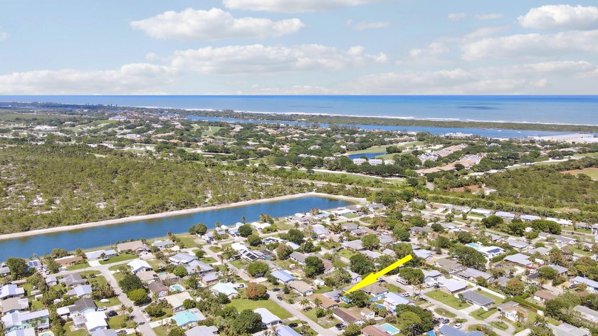 Welcome to 19049 SE Robert Drive. This charming Jupiter home - photo 44