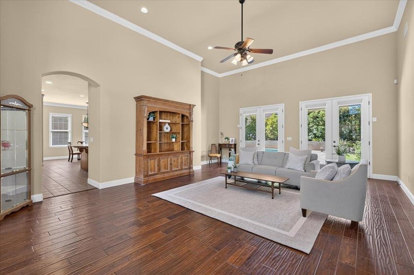 Offered for the first time by its original owner, this custom - photo 3