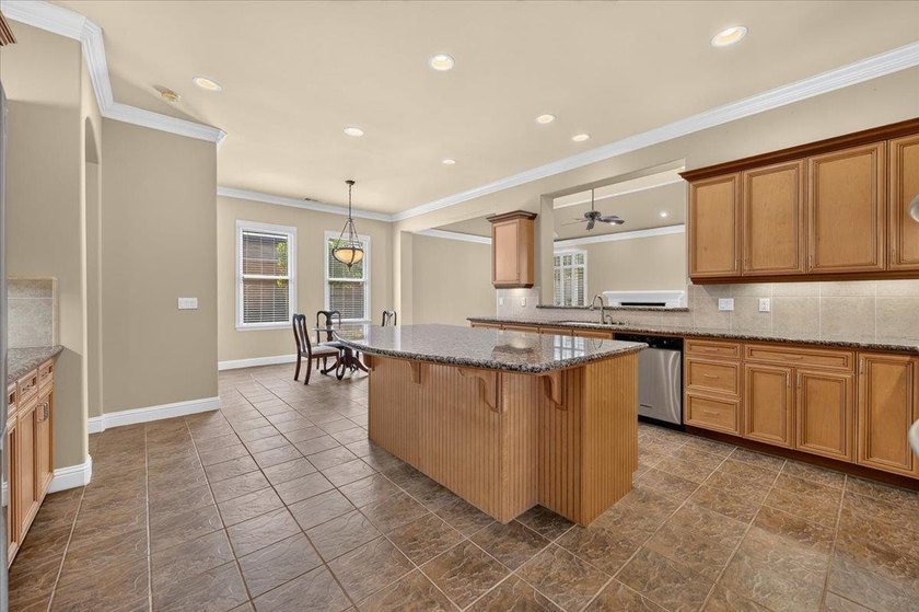 Offered for the first time by its original owner, this custom - photo 9