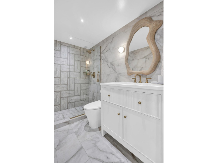 One-of-a-kind and unlike anything else in Essex Tower, this - photo 27
