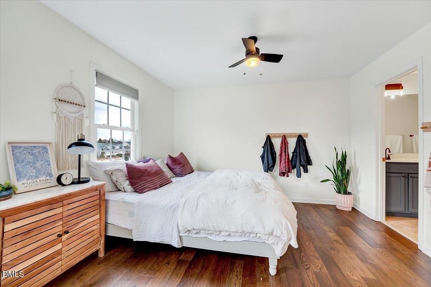 Welcome to this beautifully updated and well-maintained Apex - photo 3
