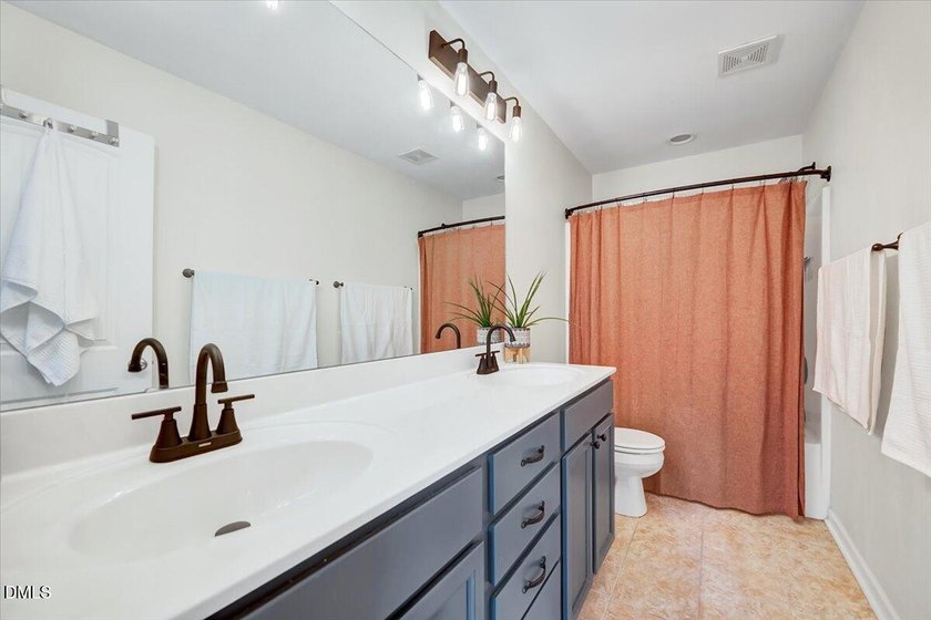 Welcome to this beautifully updated and well-maintained Apex - photo 6