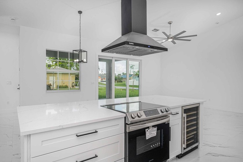 Stunning Move-In Ready New Construction on an Incredible Lot! - photo 5