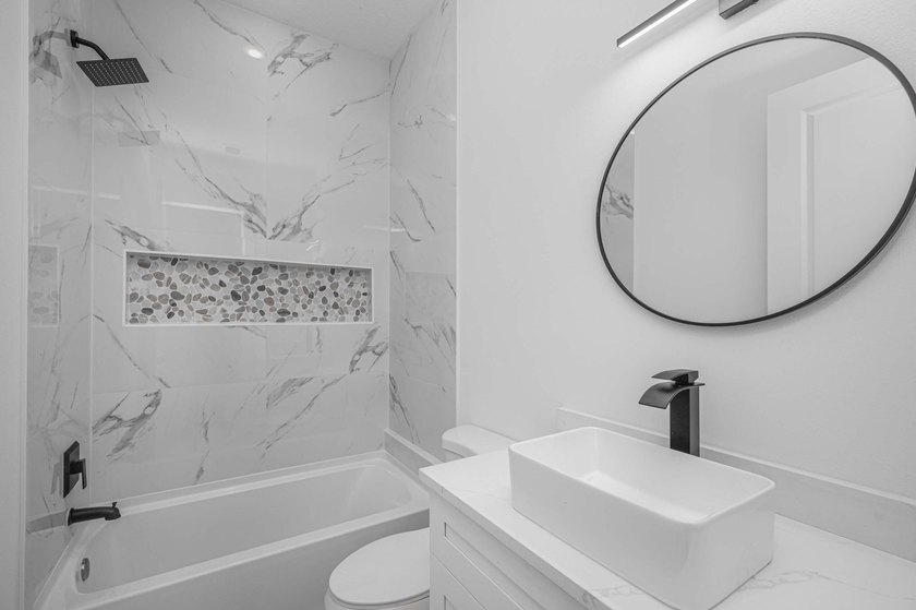 Stunning Move-In Ready New Construction on an Incredible Lot! - photo 6