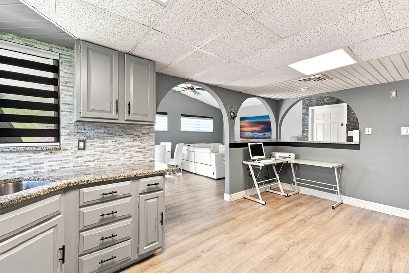 Don't miss this beautifully maintained 3-bedroom, 2-bath home - photo 4