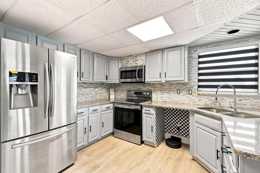 Don't miss this beautifully maintained 3-bedroom, 2-bath home - photo 7