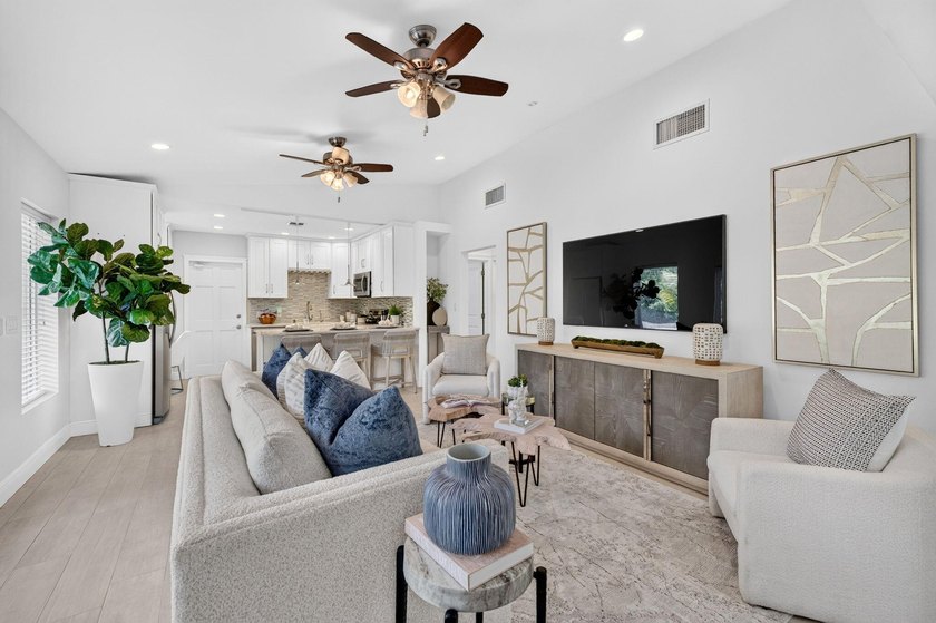 Beautifully updated Florida Ranch home overlooking Cliff Lake - photo 7