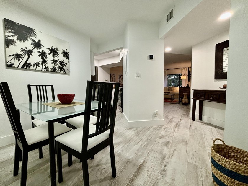 ONE LEVEL 1st floor condo is ready to move-in. Totally remodeled - photo 6