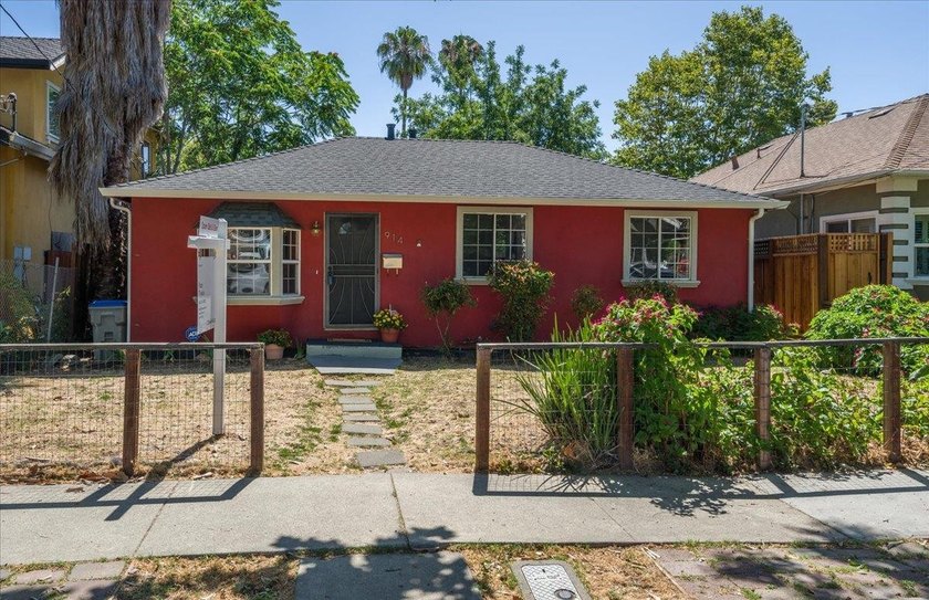 Rare Willow Glen opportunity with massive upside. Whether you - photo 2
