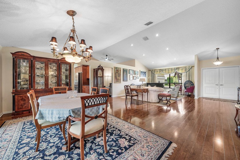 Beautiful, impeccably maintained, move-in ready 3/2/2 in the - photo 6