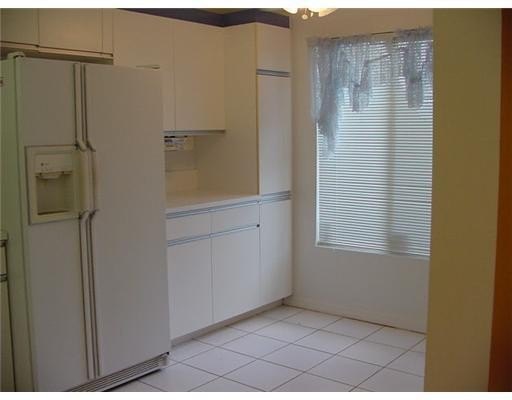 Located on a private canal lot,this neutral &amp; clean 2/2 ground - photo 4