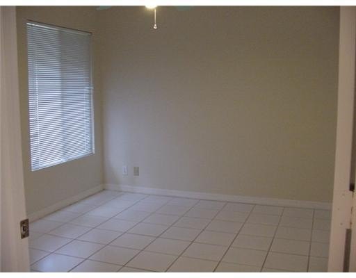 Located on a private canal lot,this neutral &amp; clean 2/2 ground - photo 8