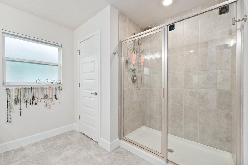 This stunning 2022-built CBS home features (4) beds, (3) baths - photo 36