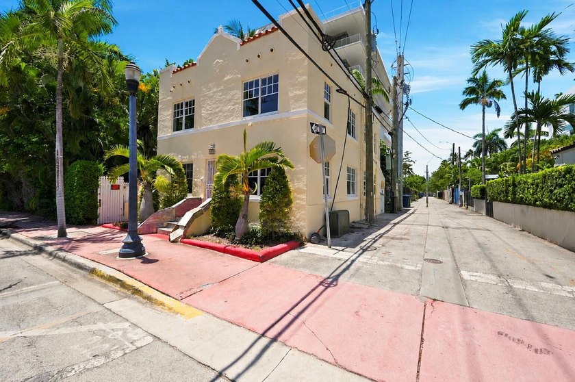Rare opportunity to create a one-of-a-kind property in the heart - photo 2