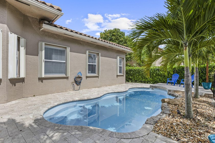 Rarely available and beautifully updated, this exceptional - photo 9