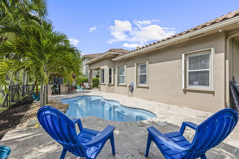 Rarely available and beautifully updated, this exceptional - photo 10