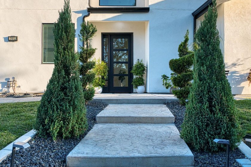 Welcome to one of Brighton Crest's most exceptional residences - photo 2