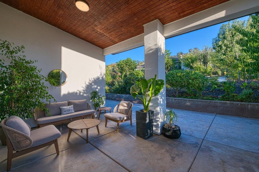 Welcome to one of Brighton Crest's most exceptional residences - photo 4