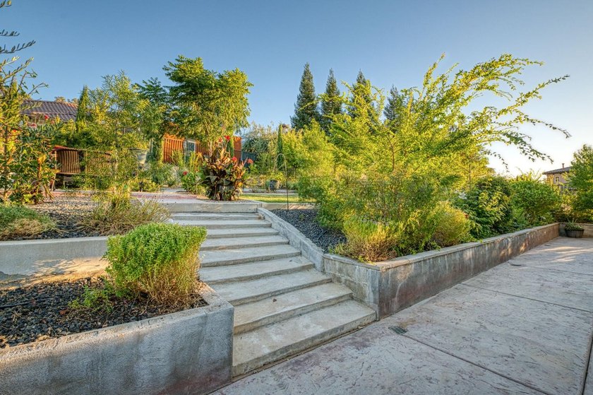 Welcome to one of Brighton Crest's most exceptional residences - photo 6