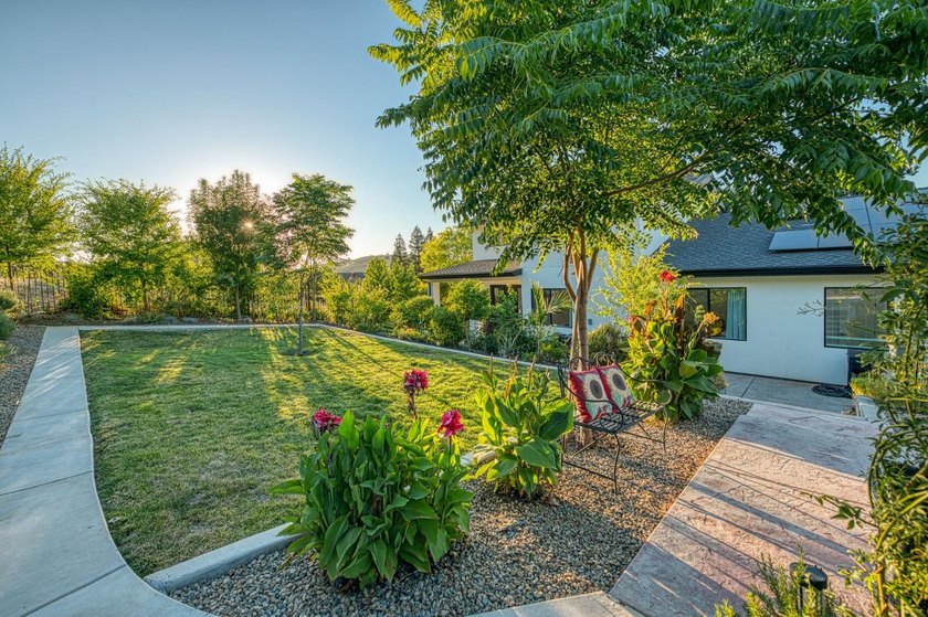 Welcome to one of Brighton Crest's most exceptional residences - photo 10