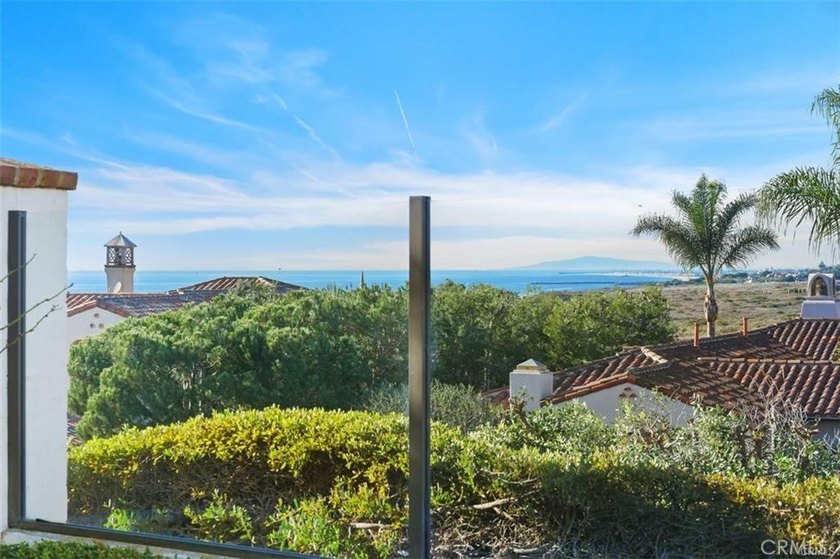 BEAUTIFULLY FURNISHED AND REMODELED HOME WITH BREATHTAKING OCEAN - photo 6