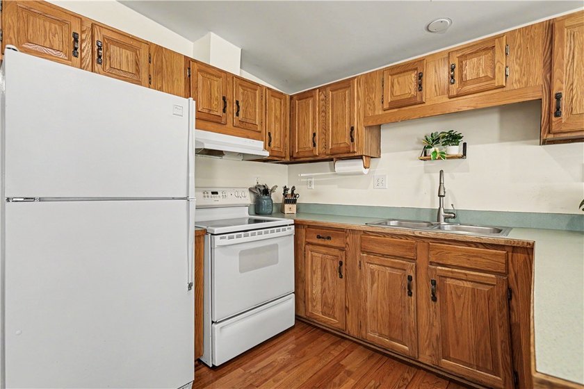 Deal Died, still available! Absolutely adorable and move-in - photo 12