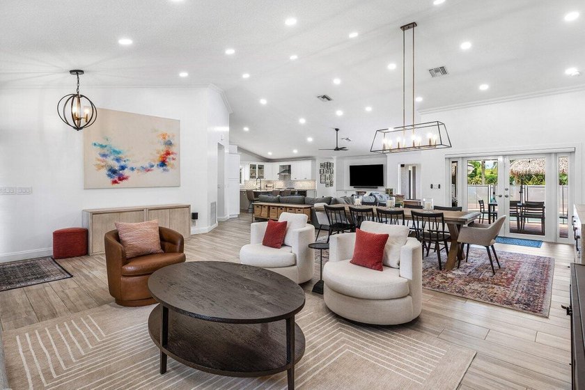 Stunning, fully renovated 4 BD, 2.5 BA residence situated on an - photo 2
