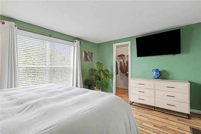 Deal Died, still available! Absolutely adorable and move-in - photo 15