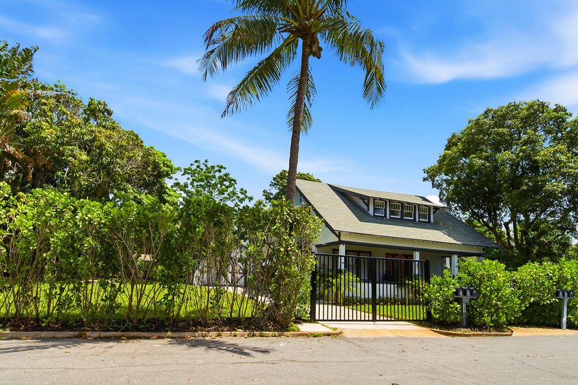 Set in the heart of West Palm Beach's historic Northwood - photo 7