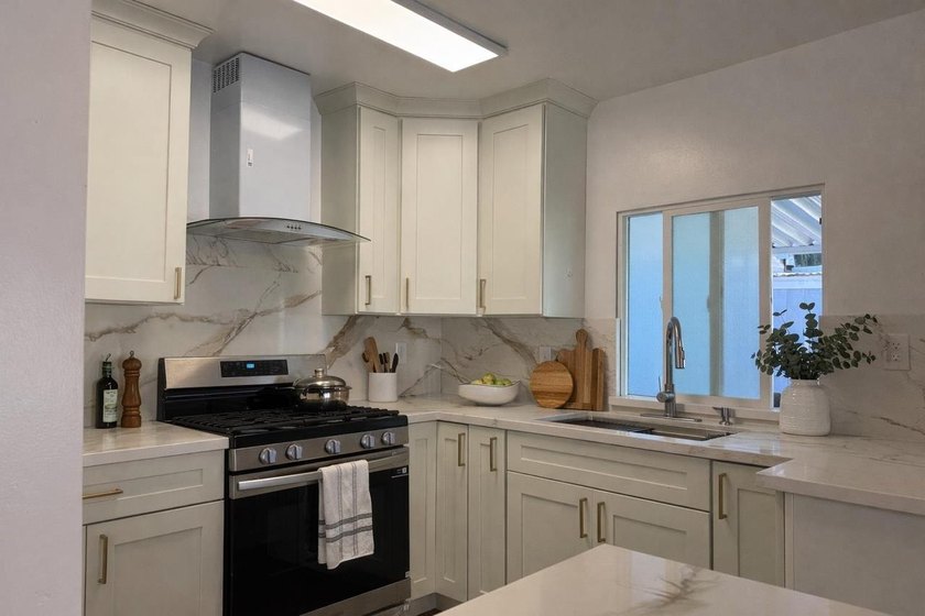 Beautifully remodeled manufactured home located in the desirable - photo 6
