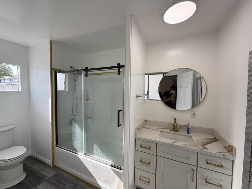 Beautifully remodeled manufactured home located in the desirable - photo 8