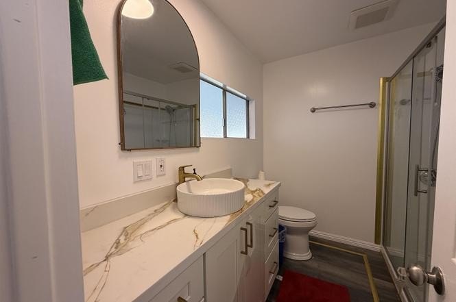 Beautifully remodeled manufactured home located in the desirable - photo 10