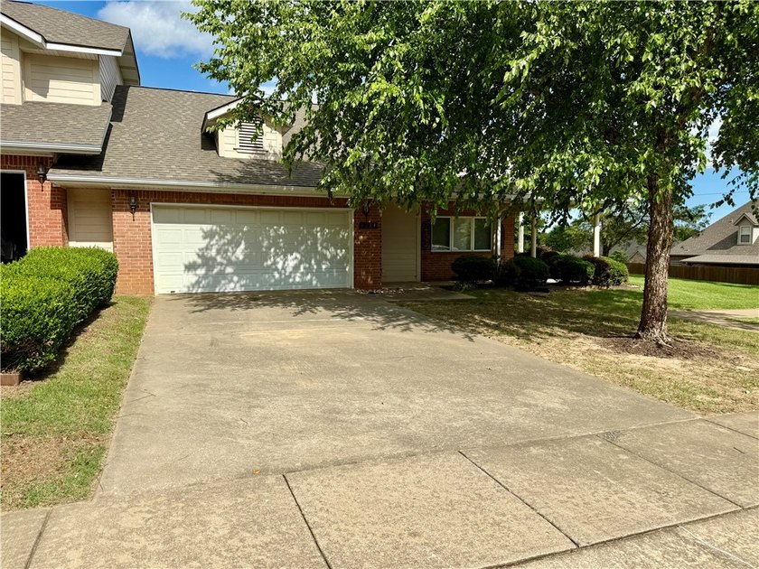 4214 Meadow View is a rare 2 bedroom, 2 bathroom condo in - photo 2