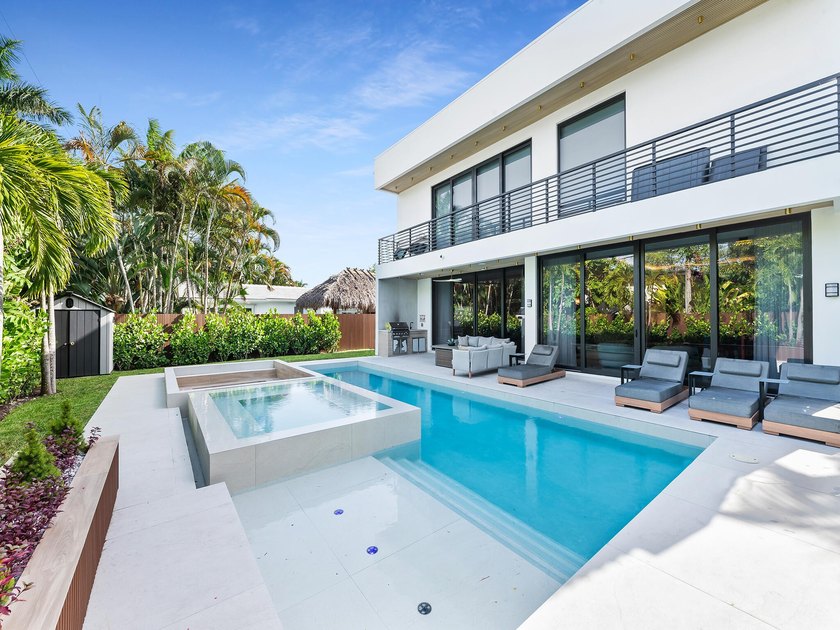 A refined take on modern luxury with fresh compositions enhanced - photo 2