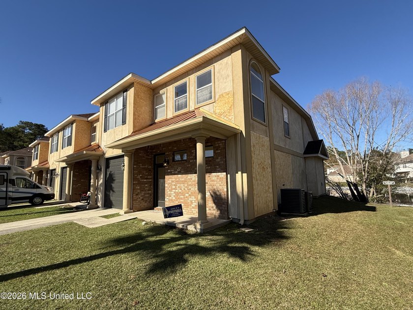 Wow here is your Hope Diamond at 314 Capri Place in Lakeview - photo 7