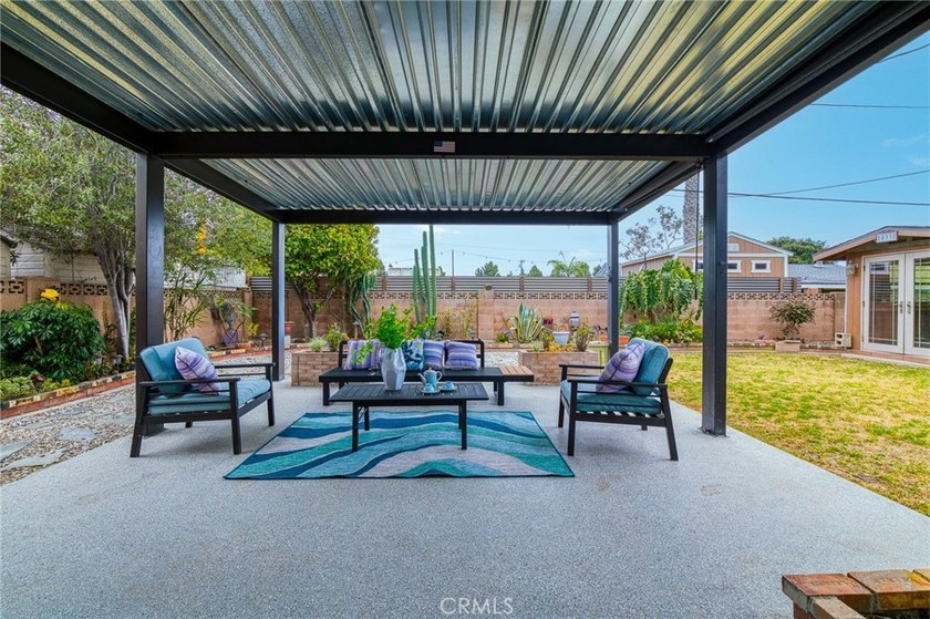 GORGEOUS HOME ideally located on the border of Westminster and - photo 47