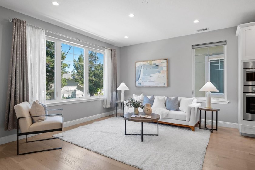 *6-year-new updated single-family home with foothill views - photo 2