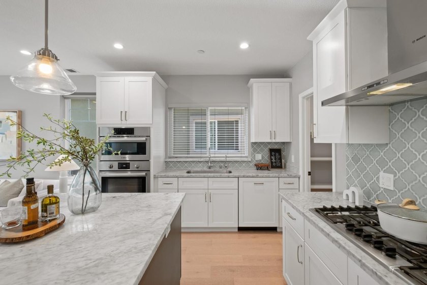 *6-year-new updated single-family home with foothill views - photo 5