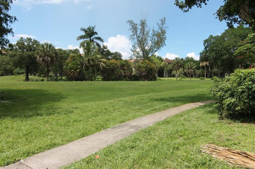 Seller Financing Available. Great for Investors and First time - photo 3